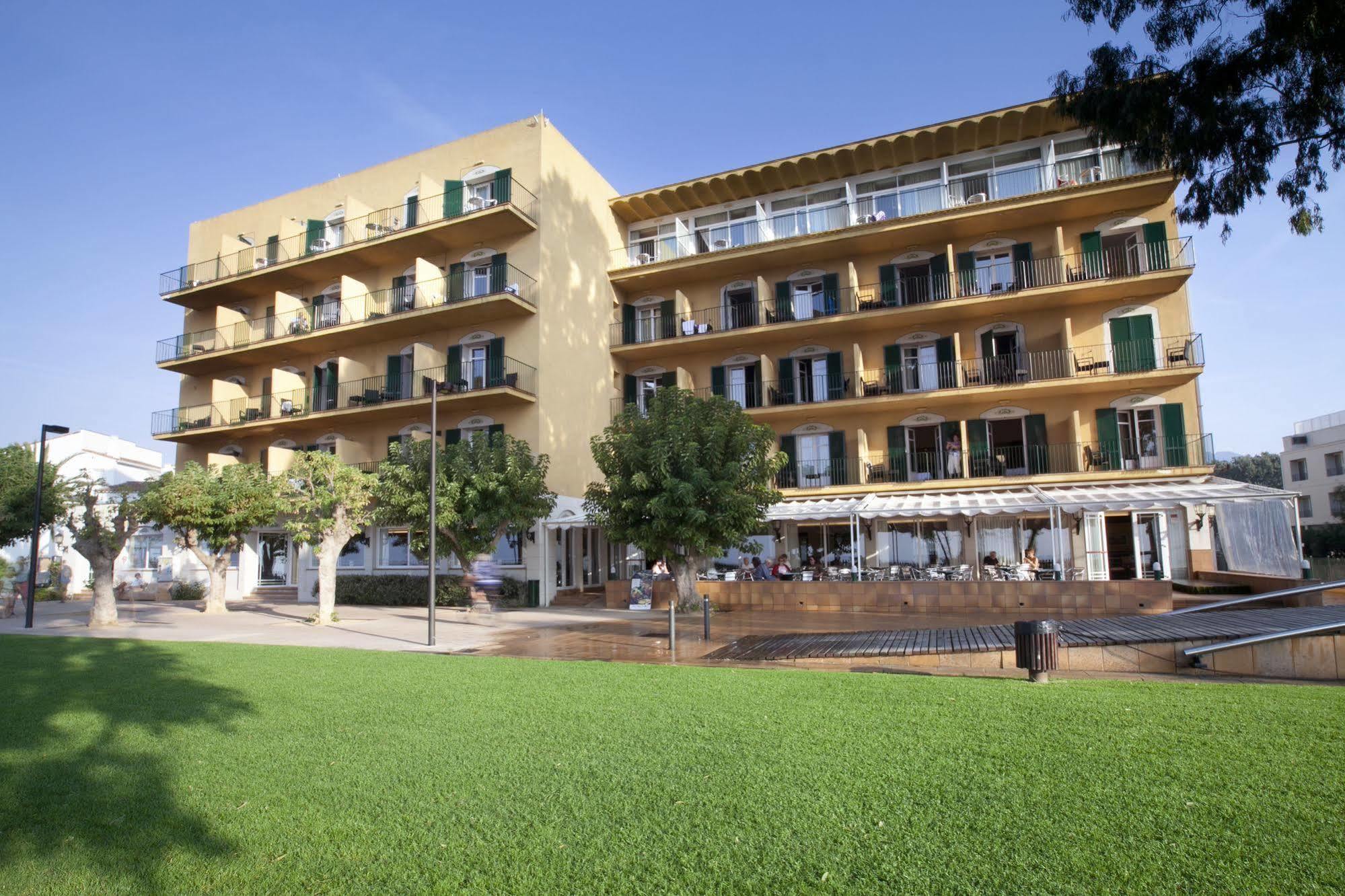 Platja Hotel 3*